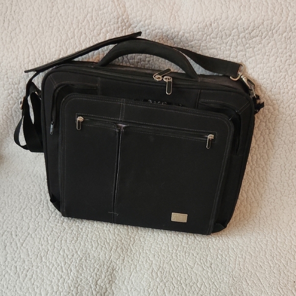 Case Logic Travel Crossbody Multiple Compartment Office Computer Briefcase - Picture 1 of 9